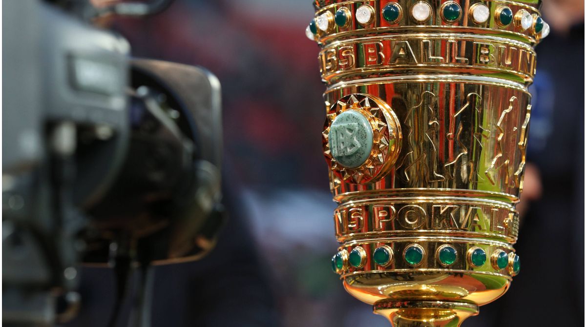 Schweinsteiger draws 2nd Cup round: Bayern, BVB, Gladbach & HSV with home ...