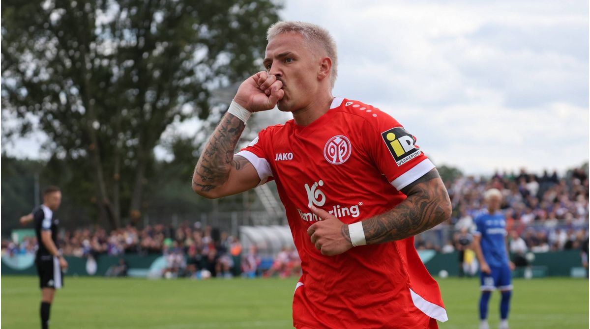 Tietz's four goals: Mainz secures record victory - | Gladbach advances ...