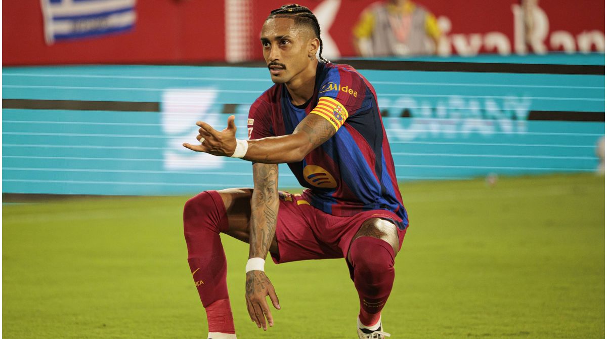 Another hat trick: Raphinha shines in Barça victory - | Deco announces ...