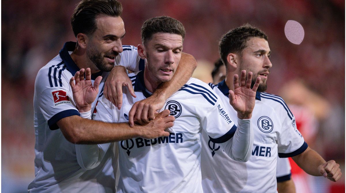 Gosens trifft gegen Ex-Klub Union: Schalke bejubelt ersten Bundesliga-Sieg ...