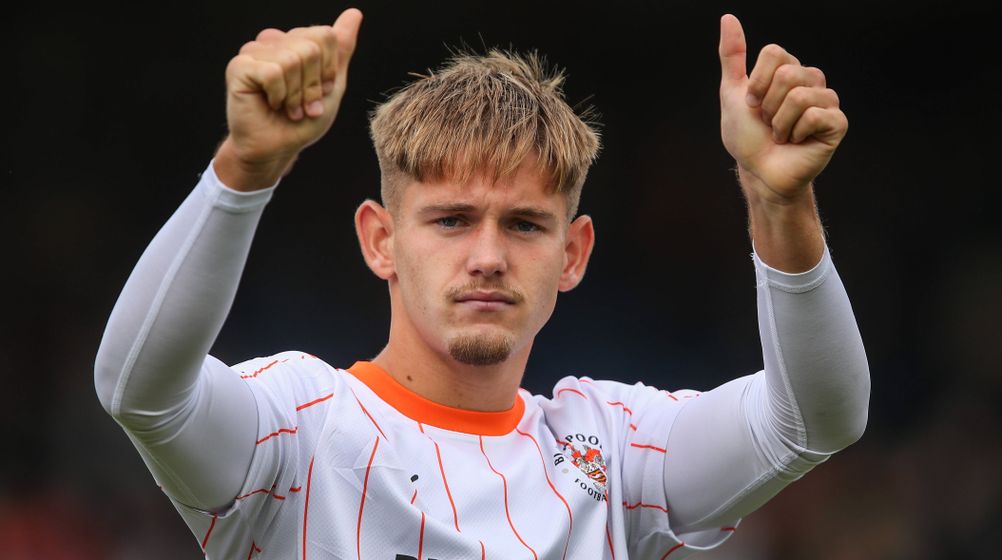 Werder Bremen: Leytons Ballard im Fokus – Top-Torschütze in League One