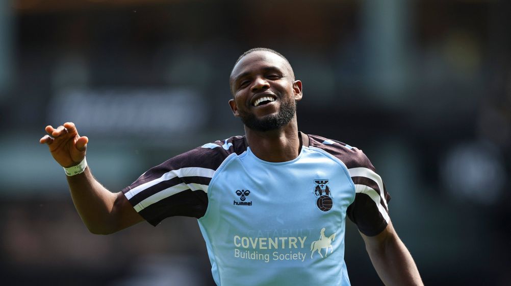 Coventry City verpflichtet Ex-Augsburger Onyeka fest von Brentford