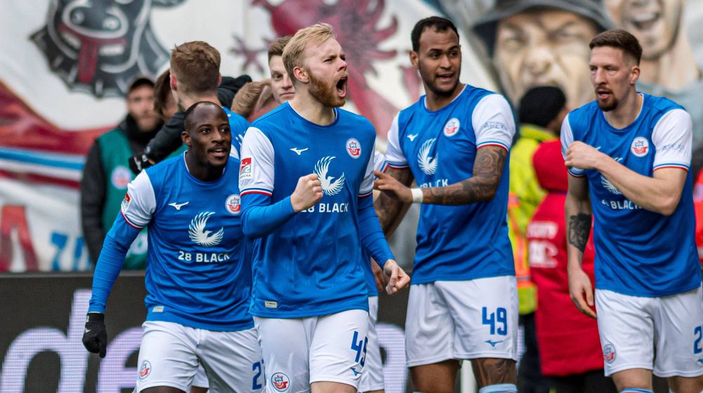HSV stolpert auch in Rostock – Karaman sichert Schalke erlösenden Zittersieg