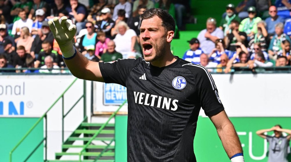 VfL Wolfsburg präsentiert Torwart Marius Müller - Witz-Angebot von Schalke