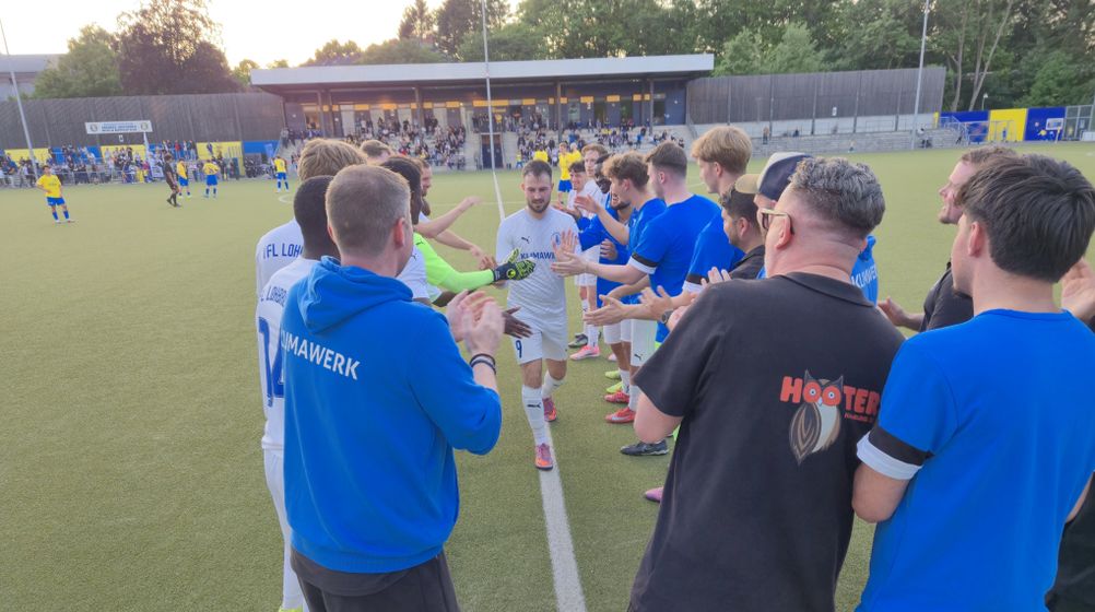 Wie aus einem Guss zum Traum-Abschied: Bäker-Hattrick versüßt Nikolic‘ Trainer-Ära