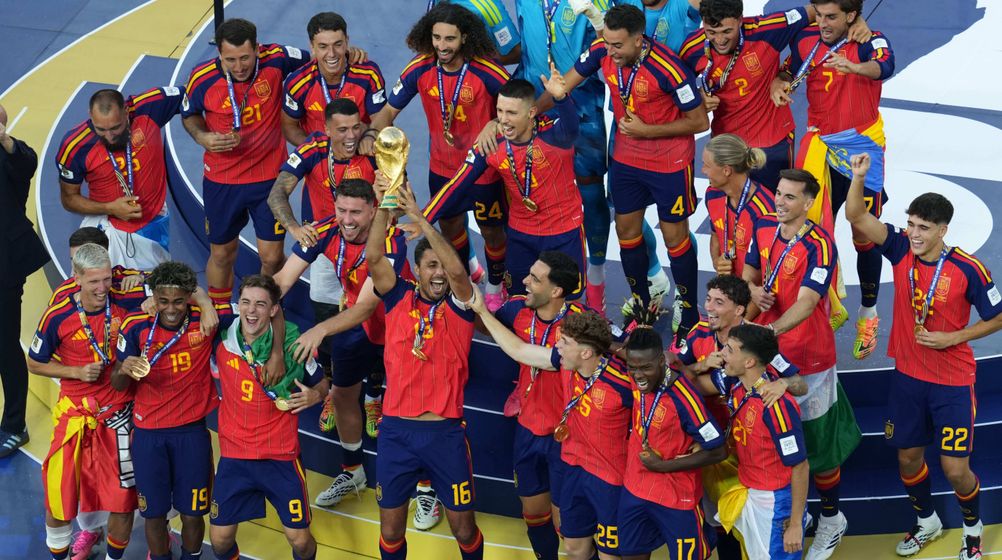 Spanien ist zum zweiten Mal Weltmeister – Argentinien in Unterzahl entthront