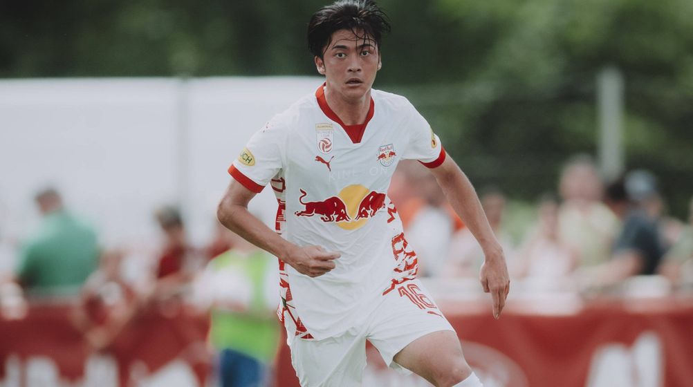 Salzburg gibt Kawamura an Sanfrecce ab – Talent Lukic leihweise nach Hartberg