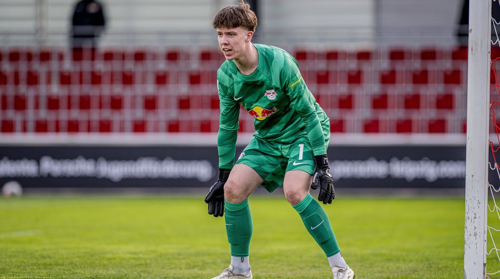 RB Leipzig stattet Torwarttalent Timo Schlieck mit Profivertrag aus