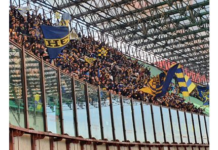 San Siro: Die Fans von Hellas Verona beim Auswärtsspiel gegen Milan
