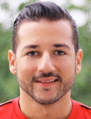 Omid Akhavan