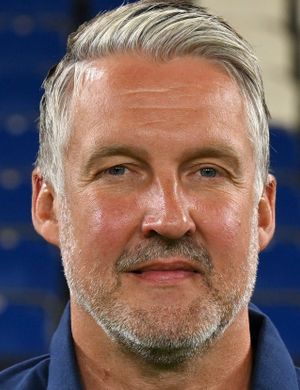 Simon Henzler