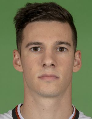 Santi Mina
