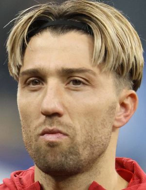 レバークーゼンBAYER 04 KAMPL 44番 JAKO Kevin Kampl 44 Bayer 04 Leverkusen Editorial Stock Photo