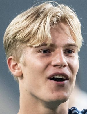 実使用サイン入り 2024 ユールゴーデンIF 21番 ルーカス・ベリヴァル ルーカス・ベリヴァル - Wikipedia